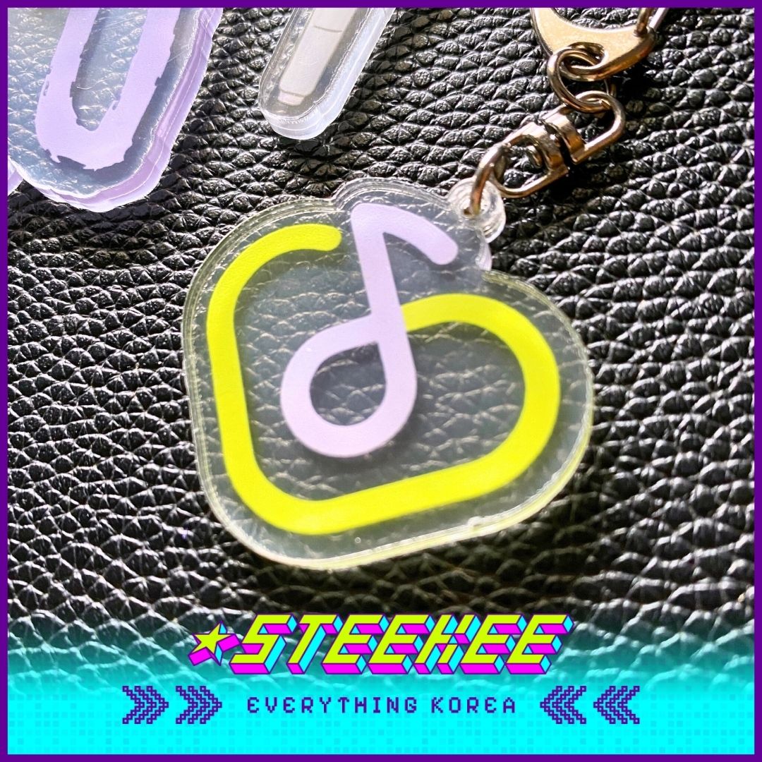 IU周边商品粉丝制作的亚克力钥匙扣闪奇韩国1928