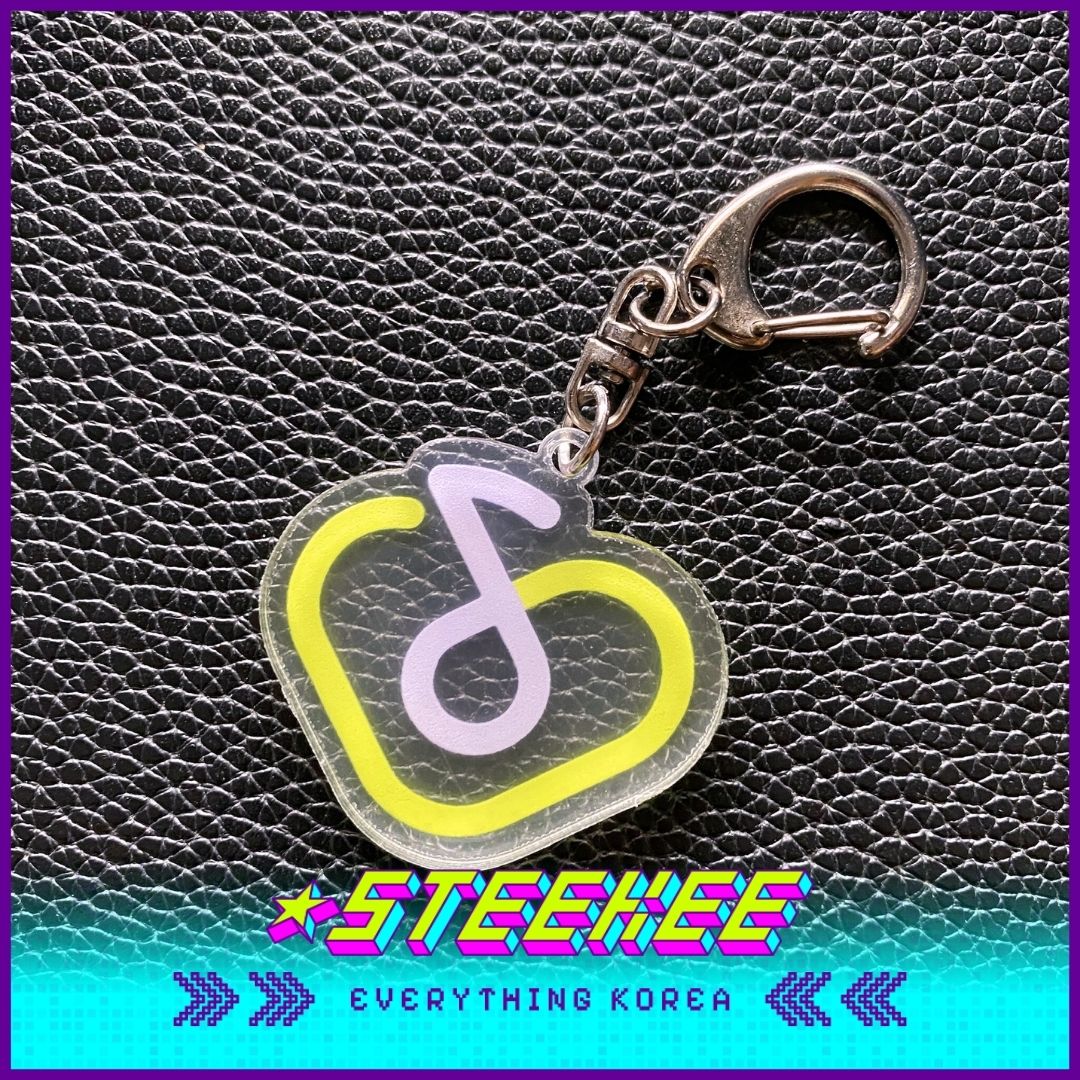 IU周边商品粉丝制作的亚克力钥匙扣闪奇韩国1928