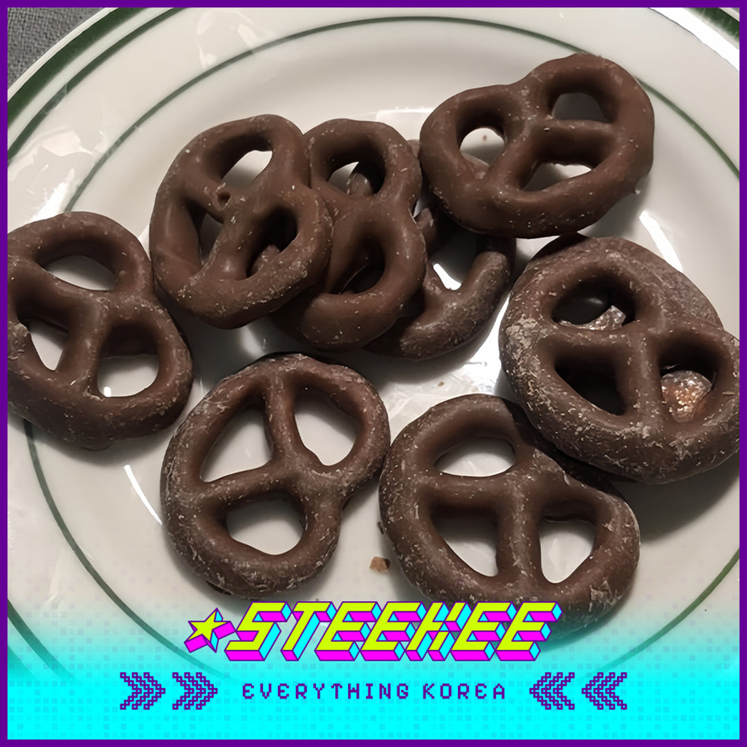 PEACOCK Sweet Chocolate Pretzels One-bite Snack 105g by Steekee Korea 4171