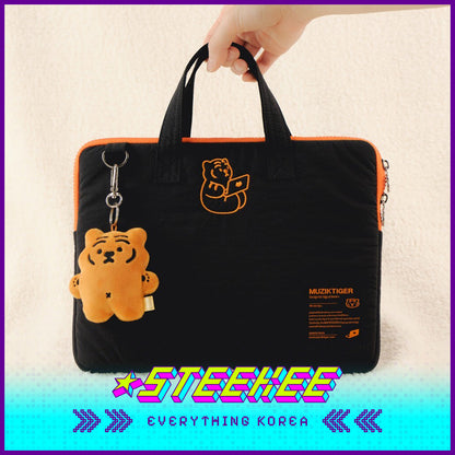 MUZIK TIGER Sitting Tiger Laptop Notebook iPad Sleeve with Strap by Steekee Korea 2554