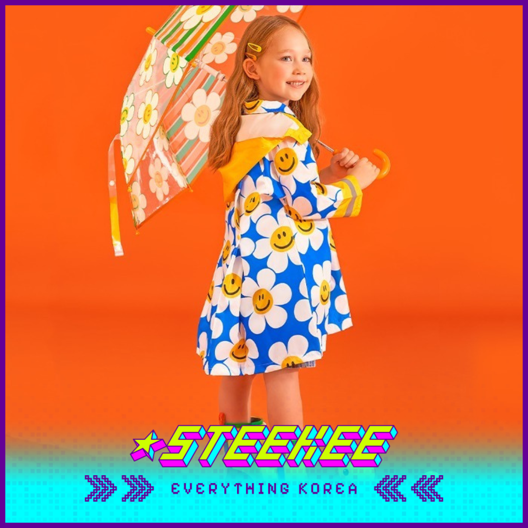 Wiggle Wiggle Blue Daisy Children's Raincoat Kids Full Body Waterproof Raincoat by Steekee Korea 4434