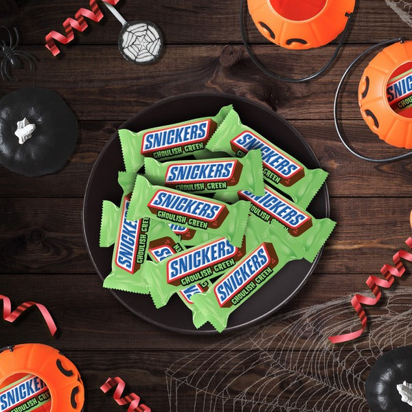 SNICKERS Halloween Treats Fun Size Chocolate Candy Pumpkin Shapes 155g Ghoulish Green 188g